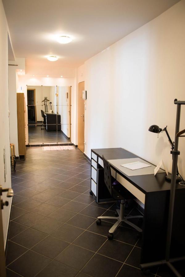 Poruba Street View Apartment *